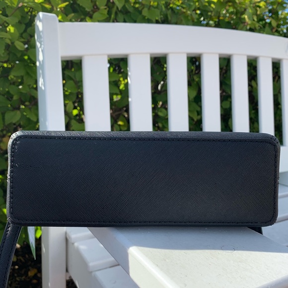 Kate Spade Cameron Street Large Hilli Crossbosy - Picture 6 of 8